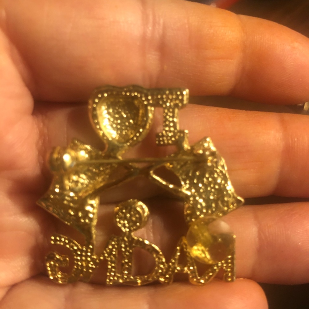 I ❤️ Racing Pin - Picture 2 of 3